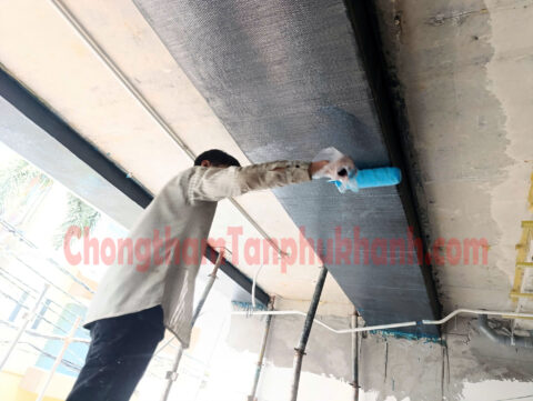 Thi công gia cố kết cấu bằng sợi carbon CFRP cho dầm bê tông