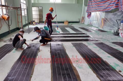 Thợ Tân Phú Khánh thi công gia cố sàn bê tông bằng sợi carbon