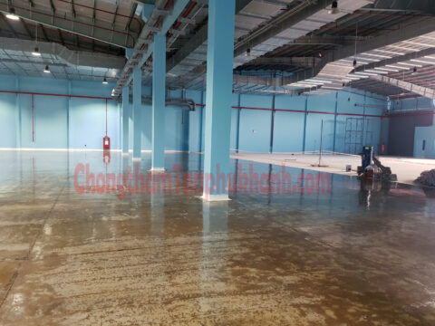 thi công lăn sơn lót Epoxy nền xưởng